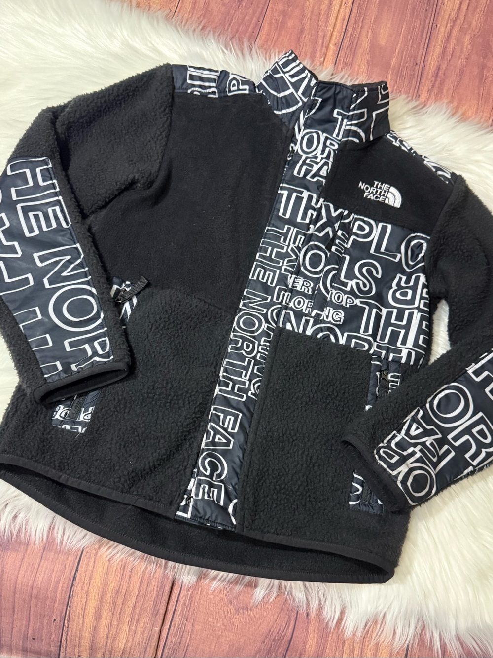The North Face Black Sherpa Fleece Button Up Jacket - Boys Size M (10)